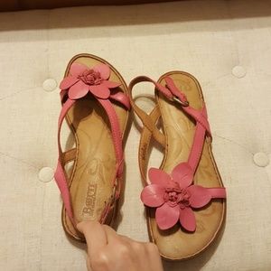 Born sandals